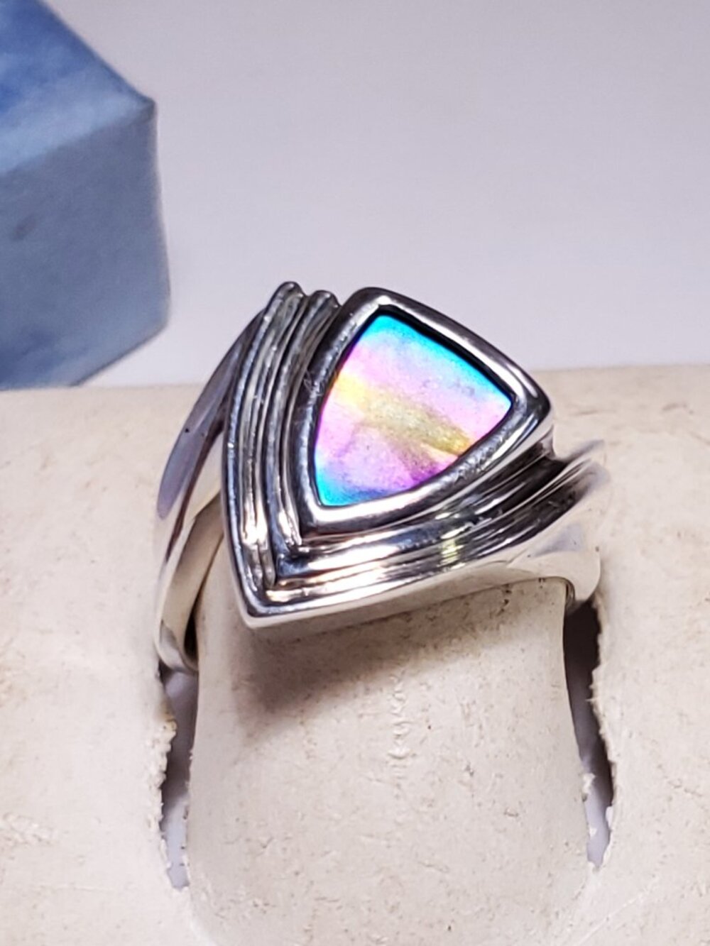 Estate angled Chevron cut Mother of Pearl Sterling Silver offset S-7.25Ring24821